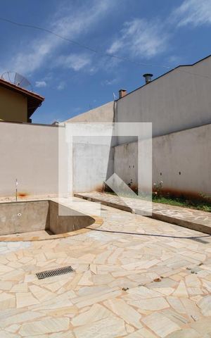 Casa à venda com 280m², 3 quartos e 4 vagasQuintal
