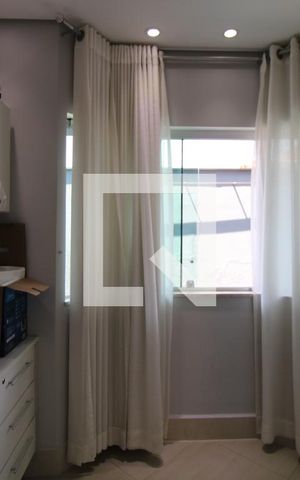 Casa à venda com 280m², 3 quartos e 4 vagasEscritório