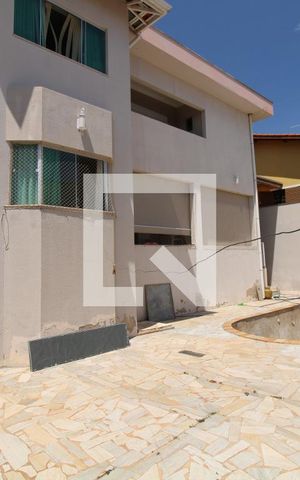 Casa à venda com 280m², 3 quartos e 4 vagasQuintal