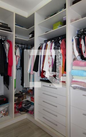 Casa à venda com 280m², 3 quartos e 4 vagasCloset da Suíte 1