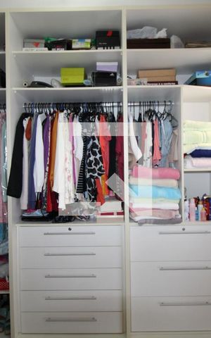 Casa à venda com 280m², 3 quartos e 4 vagasCloset da Suíte 1