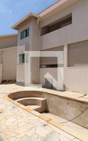 Casa à venda com 280m², 3 quartos e 4 vagasQuintal