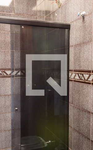 Casa à venda com 141m², 2 quartos e 2 vagas Casa à venda com 141m², 2 quartos e 2 vagasBanheiro