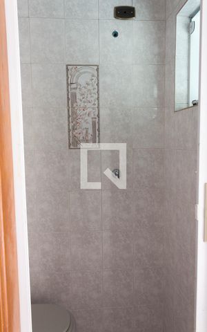 Casa à venda com 141m², 2 quartos e 2 vagas Casa à venda com 141m², 2 quartos e 2 vagasBanheiro de serviço