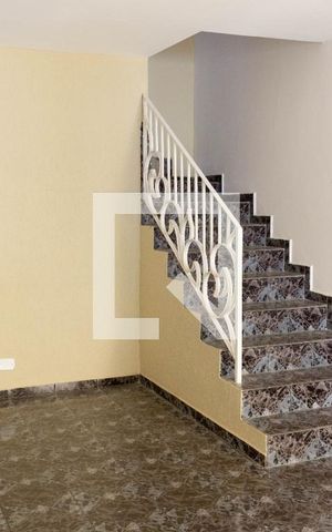 Casa à venda com 141m², 2 quartos e 2 vagas Casa à venda com 141m², 2 quartos e 2 vagasSala