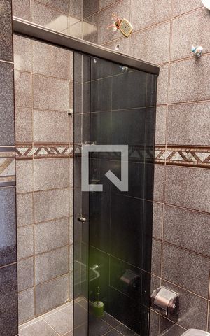 Casa à venda com 141m², 2 quartos e 2 vagas Casa à venda com 141m², 2 quartos e 2 vagasBanheiro