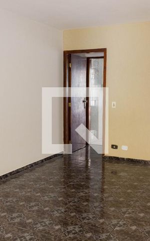 Casa à venda com 141m², 2 quartos e 2 vagas Casa à venda com 141m², 2 quartos e 2 vagasSala
