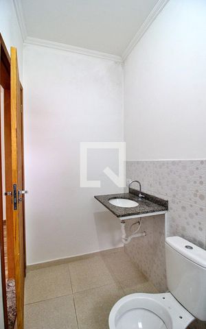 Casa para alugar com 151m², 2 quartos e 3 vagasBanheiro da Suíte 1