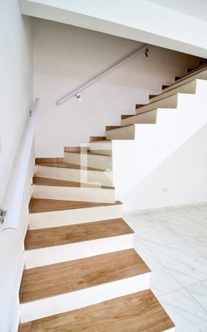 Casa para alugar com 151m², 2 quartos e 3 vagasEscada