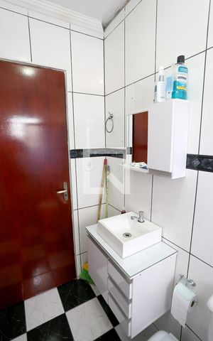 Casa à venda com 80m², 2 quartos e 1 vagaBanheiro 1