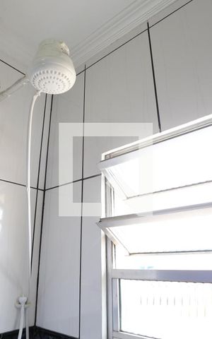 Casa à venda com 80m², 2 quartos e 1 vagaBanheiro 1