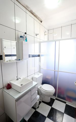 Casa à venda com 80m², 2 quartos e 1 vagaBanheiro 1