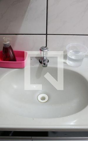 Casa à venda com 80m², 2 quartos e 1 vagaBanheiro 2