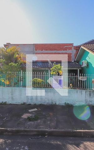 Casa à venda com 120m², 4 quartos e 2 vagasFachada