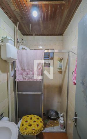 Casa à venda com 120m², 4 quartos e 2 vagasBanheiro