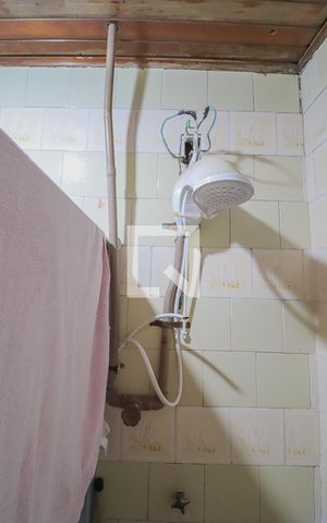 Casa à venda com 120m², 4 quartos e 2 vagasBanheiro
