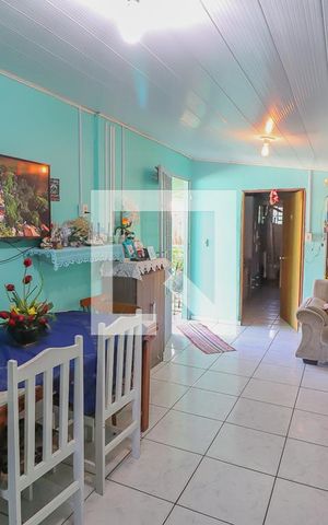 Casa à venda com 120m², 4 quartos e 2 vagasSala
