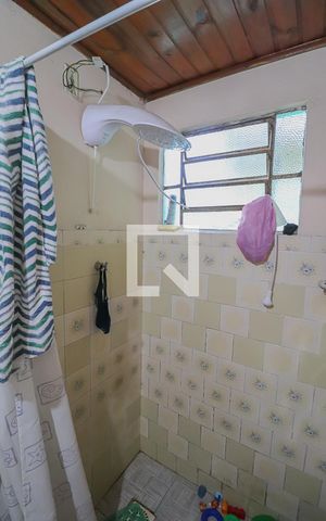 Casa à venda com 120m², 4 quartos e 2 vagasBanheiro do Quarto 1