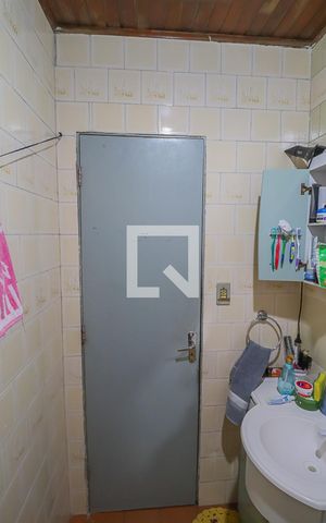 Casa à venda com 120m², 4 quartos e 2 vagasBanheiro