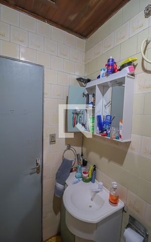 Casa à venda com 120m², 4 quartos e 2 vagasBanheiro