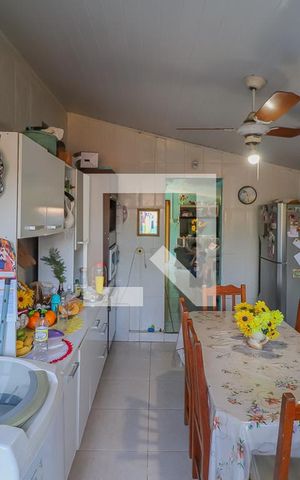 Casa à venda com 120m², 4 quartos e 2 vagasCozinha e Área de Serviço