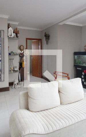 Casa de condomínio para alugar com 420m², 3 quartos e 4 vagasSala de Estar
