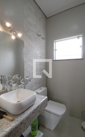 Casa de condomínio para alugar com 420m², 3 quartos e 4 vagasLavabo