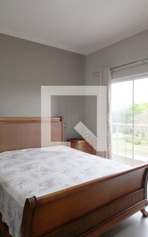 Casa de condomínio para alugar com 420m², 3 quartos e 4 vagasSuíte 1