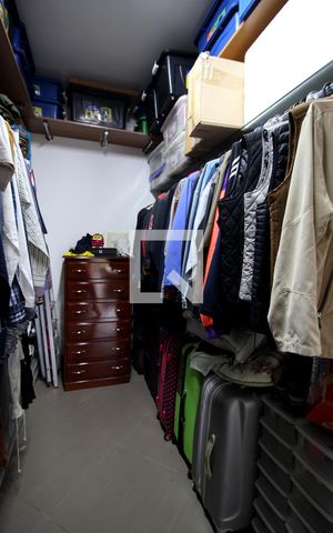 Casa de condomínio para alugar com 420m², 3 quartos e 4 vagasCloset da Suíte 1