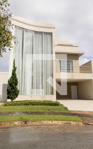 Casa de condomínio para alugar com 420m², 3 quartos e 4 vagasFachada da Casa
