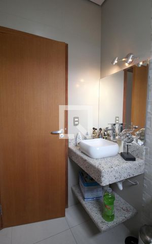 Casa de condomínio para alugar com 420m², 3 quartos e 4 vagasLavabo