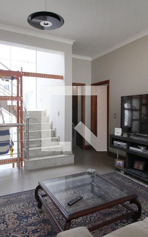 Casa de condomínio para alugar com 420m², 3 quartos e 4 vagasSala 1