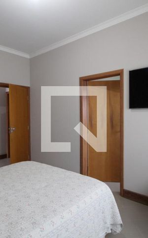 Casa de condomínio para alugar com 420m², 3 quartos e 4 vagasSuíte 2