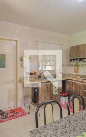 Casa à venda com 140m², 4 quartos e 2 vagasCozinha