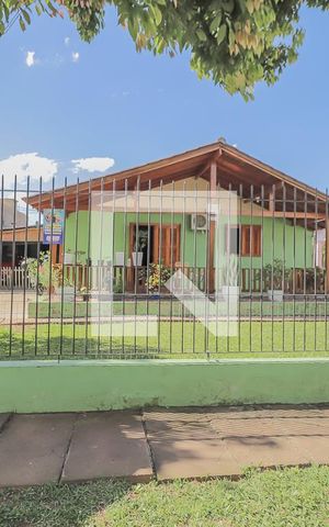 Casa à venda com 140m², 4 quartos e 2 vagasFachada