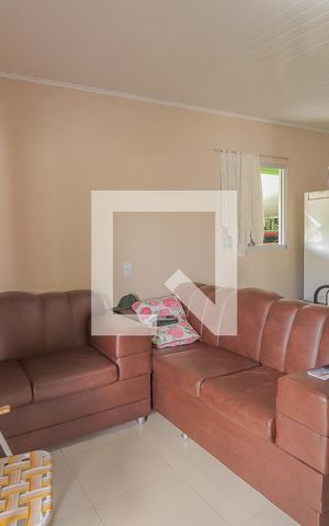 Casa à venda com 140m², 4 quartos e 2 vagasSala