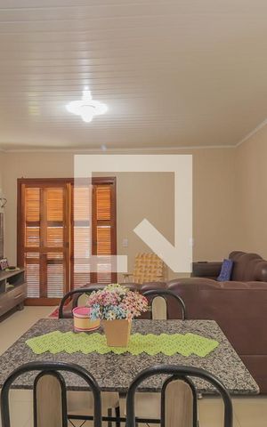 Casa à venda com 140m², 4 quartos e 2 vagasSala