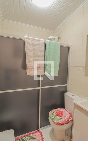 Casa à venda com 140m², 4 quartos e 2 vagasBanheiro