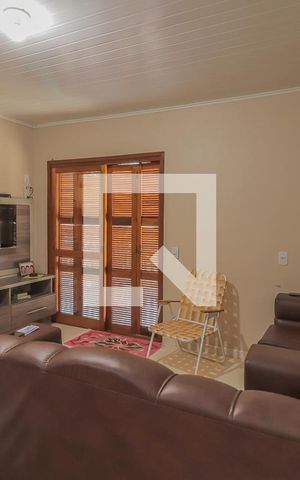 Casa à venda com 140m², 4 quartos e 2 vagasSala