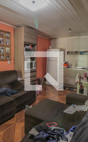 Casa à venda com 140m², 4 quartos e 2 vagasSala