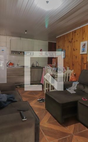 Casa à venda com 140m², 4 quartos e 2 vagasSala