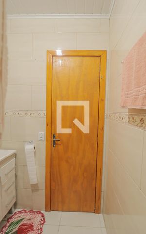 Casa à venda com 140m², 4 quartos e 2 vagasBanheiro
