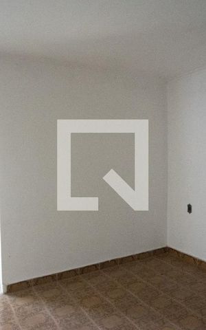 Casa para alugar com 50m², 2 quartos e 1 vaga Casa para alugar com 50m², 2 quartos e 1 vagaSala