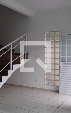 Casa para alugar com 150m², 3 quartos e 2 vagasSala