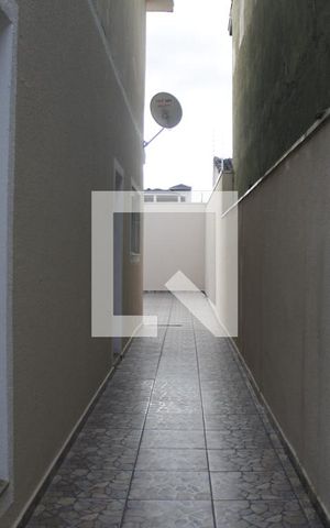 Casa para alugar com 150m², 3 quartos e 2 vagasCorredor