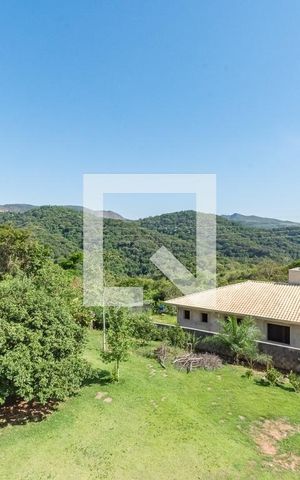 Casa à venda com 336m², 3 quartos e 4 vagas Casa à venda com 336m², 3 quartos e 4 vagasSuíte 3