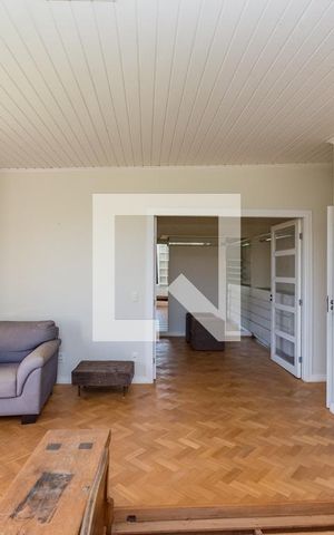 Casa à venda com 336m², 3 quartos e 4 vagas Casa à venda com 336m², 3 quartos e 4 vagasSuíte 1