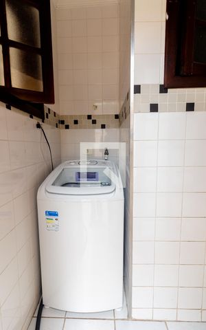 Casa à venda com 186m², 3 quartos e 2 vagas Casa à venda com 186m², 3 quartos e 2 vagasÁrea de Serviço