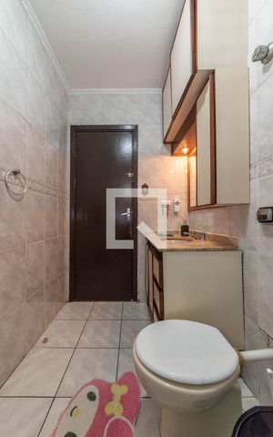 Casa à venda com 405m², 5 quartos e 4 vagas Casa à venda com 405m², 5 quartos e 4 vagasBanheiro Social