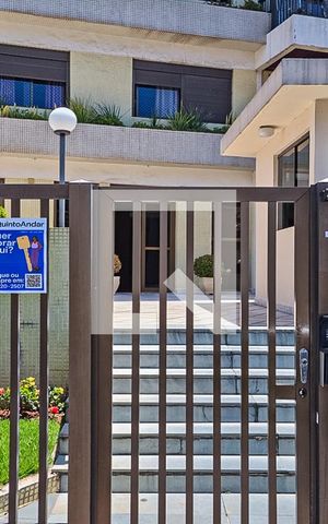 Apartamento à venda com 135m², 3 quartos e 2 vagas Apartamento à venda com 135m², 3 quartos e 2 vagasFachada com Plaquinha